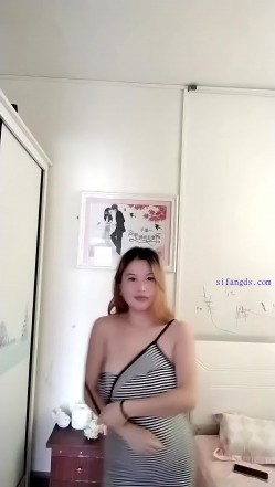 泄密流出抖音福利极品E杯大奶少妇人妻[ela]与粉丝车震操逼波推自慰裸舞 截图3