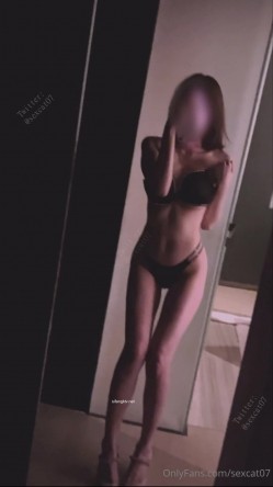 香港人妻【Sexcat07】最新订阅 付费原创粤语PPV剧情AV，真实按摩店色诱男技师，醉酒和陌生人做爱，约单男3P 截图8