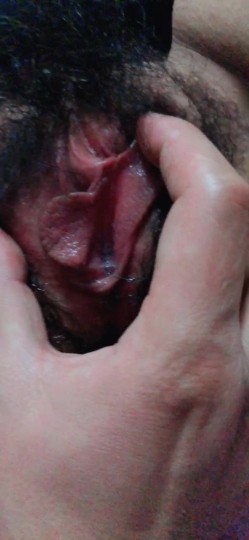 轻熟女更有味道，是个男人都想操！今天晚上肏到少妇下面逼逼红肿，还想艹，可怜哦，只能用嘴巴了，小嘴也很会来活儿！ 截图1