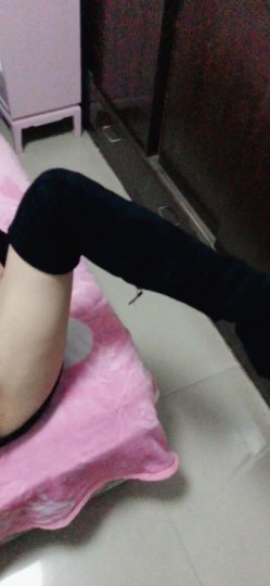 轻熟女更有味道，是个男人都想操！今天晚上肏到少妇下面逼逼红肿，还想艹，可怜哦，只能用嘴巴了，小嘴也很会来活儿！ 截图6