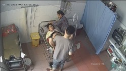 稀有黑客破解医院妇产科监控摄像头完美正面角度高清偷拍几个孕妇 最美年轻孕妇 阴蒂清晰可见 截图3