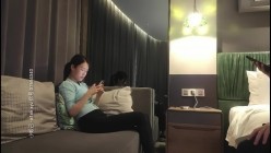 步宾探花  约操蓝色毛衣健身教练 健身教练反差婊 鸡巴一拔赶紧跑 4K听校中文字幕 截图3
