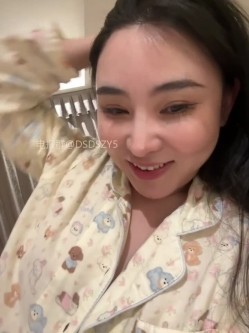 ️新晋主播【anqi6376】网红御姐丝袜诱惑、一脸母狗样、骚的一批 截图1