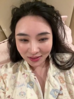 ️新晋主播【anqi6376】网红御姐丝袜诱惑、一脸母狗样、骚的一批 截图3