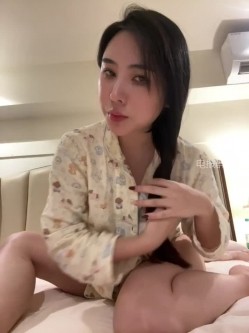 ️新晋主播【anqi6376】网红御姐丝袜诱惑、一脸母狗样、骚的一批 截图8