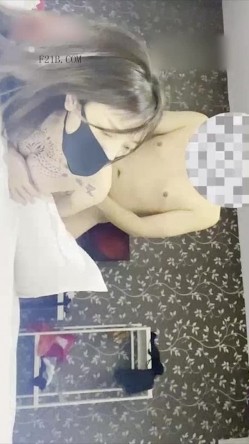 【会所独家】最新童颜巨乳91极品身材网红女神 一只小嘤嘤 超顶白虎美穴待插淫水横流 硕大肉棒刺入撑满内射 截图7