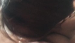 隔壁的邻居阿姨过来偷食小伙子的鸡巴，舔得津津有味！！ 截图15