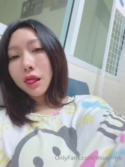 【你的淫荡姨妈】泰国轻熟人妻型巨乳网黄御姐「Muaymyb」露脸大尺度私拍 风骚露出男女通吃多穴满足 截图3