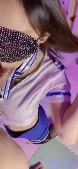 最新童颜巨乳91极品身材网红女神 一只小嘤嘤  空姐情趣诱惑爆乳挺翘蜜臀完美呈现 硕大肉棒爆射饱满白虎蜜桃穴 截图3