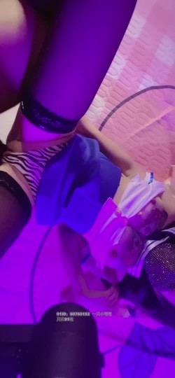 最新童颜巨乳91极品身材网红女神 一只小嘤嘤  空姐情趣诱惑爆乳挺翘蜜臀完美呈现 硕大肉棒爆射饱满白虎蜜桃穴 截图15