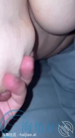 极品熟女 海角社区我家的大肉妈，无套狂艹自己的老妈，看着鸡巴在里面进进出出 截图6