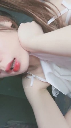 嫩妹控必看！！【次元小羊】一脸稚气的小屁孩，身体好嫩，尿了~开收费咯~粉嘟嘟 截图9