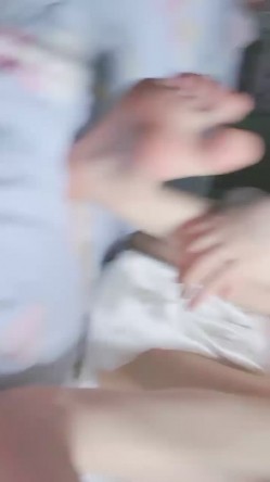嫩妹控必看！！【次元小羊】一脸稚气的小屁孩，身体好嫩，尿了~开收费咯~粉嘟嘟 截图16