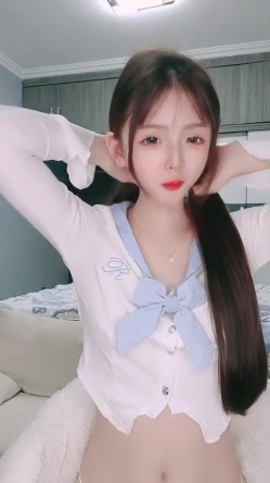 校花女神【小鱼塘】人间绝色 粉穴大长腿 热舞自慰潮吹 截图1