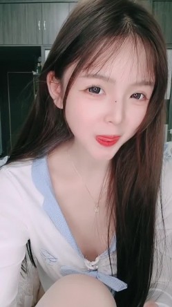 校花女神【小鱼塘】人间绝色 粉穴大长腿 热舞自慰潮吹 截图7