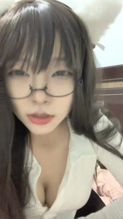 【女高童颜巨乳】应求更新 大奶校花 跳蛋 滴蜡 密码房! 挑战感官刺激 截图16