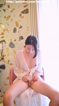 巅峰女神（jena）6月福利外景露出，气质装束美如画13V,大尺度福利唯美且满足尺度需求，跳舞，露出 截图12
