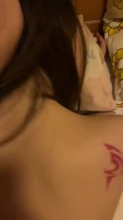 【网曝热门事件 震惊】超火爆吉林女孩岳欣玥最新性爱视频流出 黑鬼6P黑丝 皮鞭SM爆菊 日常全裸操 高清720P原版 截图12