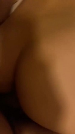 【网曝热门事件 震惊】超火爆吉林女孩岳欣玥最新性爱视频流出 黑鬼6P黑丝 皮鞭SM爆菊 日常全裸操 高清720P原版 截图15
