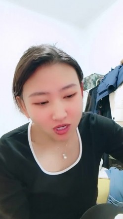 E02淫骚御姐【大啾啾】夜店酒吧沟搭干部 厕所无套轮干 情趣丝袜舔脚爆操玩3P 截图2