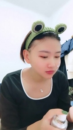 E02淫骚御姐【大啾啾】夜店酒吧沟搭干部 厕所无套轮干 情趣丝袜舔脚爆操玩3P 截图3