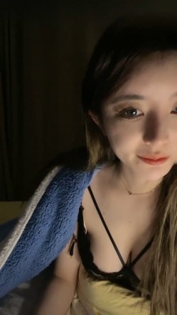 炸裂，神级颜值女神，神似杨幂，大美女【棉棉熊】快来舔我，舔我的阴蒂 截图9