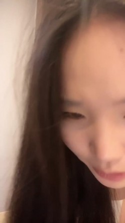 34D美乳女神【月亮躲在云朵】下海福利，顶级炮架子，道具自慰喷水 截图4