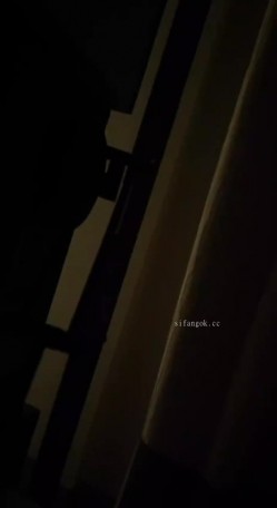 极品办公气质女主管，绿帽癖淫妻【琢木鸟夫妻】最新门槛福利，露出放尿多人车震野战乱交 截图6