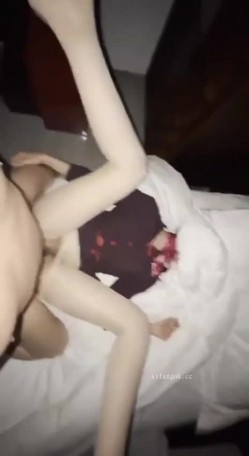 极品办公气质女主管，绿帽癖淫妻【琢木鸟夫妻】最新门槛福利，露出放尿多人车震野战乱交 截图10