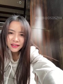 ️逆天户外主播【qingqing-ss】高颜值长腿丝袜、公园、商场餐厅大胆当着路人面裸露自慰 截图6