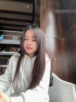 ️逆天户外主播【qingqing-ss】高颜值长腿丝袜、公园、商场餐厅大胆当着路人面裸露自慰 截图10