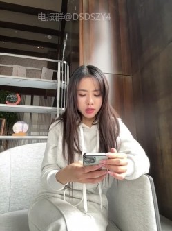 ️逆天户外主播【qingqing-ss】高颜值长腿丝袜、公园、商场餐厅大胆当着路人面裸露自慰 截图14