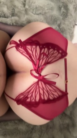 穷人女神，金主母狗！推特露脸福利姬【小羊咩咩】门槛，脸穴同框紫薇，啪啪肛交带出屎 截图7