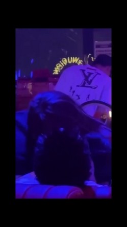 精神小妹集合，酒吧嗨起来·· 电影院摸奶、户外旷野做爱，车震说骚话，颜值耐看，一个比一个骚！ 截图7