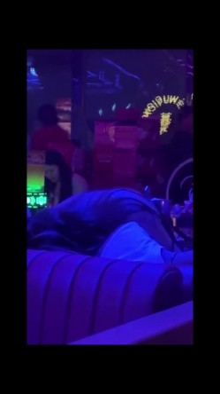 精神小妹集合，酒吧嗨起来·· 电影院摸奶、户外旷野做爱，车震说骚话，颜值耐看，一个比一个骚！ 截图8