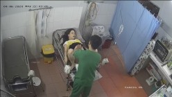 稀有黑客破解医院妇产科监控摄像头完美正面角度高清偷拍几个孕妇 最美年轻孕妇 阴蒂清晰可见 截图2
