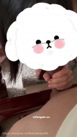 极品性瘾小夫妻【温妮的爸妈】最新付费福利，温泉露出挑战，野外遥控，啪啪不给精液就捣蛋 截图11