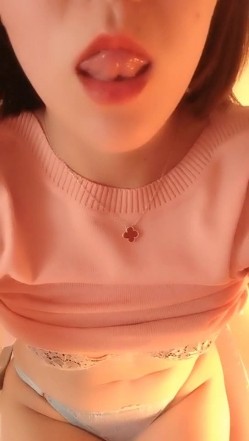 身材肉肉的妹子诱惑秀 性感黑丝高跟鞋诱人美臀拨开内裤开逼逼 截图8