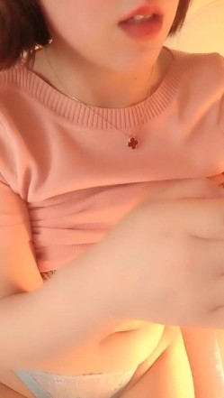 身材肉肉的妹子诱惑秀 性感黑丝高跟鞋诱人美臀拨开内裤开逼逼 截图9