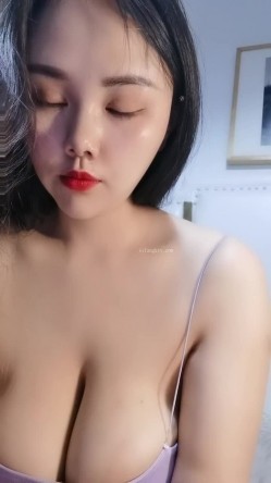 极品导弹巨乳主播【38H罩杯妹妹】挤奶诱惑超长100小时源码录制直播合集 截图1