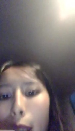 颜值不错骚气大奶妹子双人车震 后座道具JJ插摩擦逼逼出水口交非常诱人 截图1
