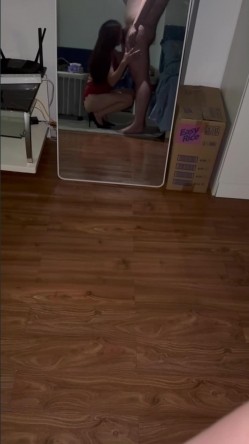 少妇控必备！风韵犹存吹箫高手，露脸熟女大姐大【珊珊】制服大屁股与大佬啪啪相当败火 截图2