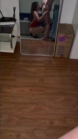 少妇控必备！风韵犹存吹箫高手，露脸熟女大姐大【珊珊】制服大屁股与大佬啪啪相当败火 截图3