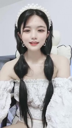 绿播下海！【美妍】颜值逆天，美美哒，可爱美穴特写~颜值真是高，兄弟们冲！ 截图4