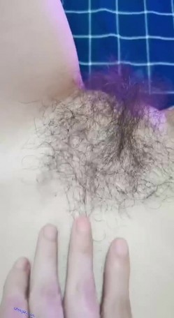 真实反差女神！土豪重金定制，高颜气质长腿马甲线【是素素呀】私拍，紫薇放尿各种淫态展示，夸张大毛逼一看就是欲女 截图13
