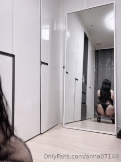 韩国巅峰天然木瓜巨乳「ANNA」OF性爱私拍 顶级油推服务和巨乳闺蜜双飞榨精 截图7