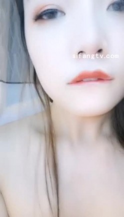 极品淫语骚女神【睿思儿】 骚气满满，啥骚话都说得出口，哥哥舔我奶头喷射淫奶喝，两根手指自慰不够深不够爽，把充气娃娃拿来坐在上面做爱 爽歪歪！ 截图11