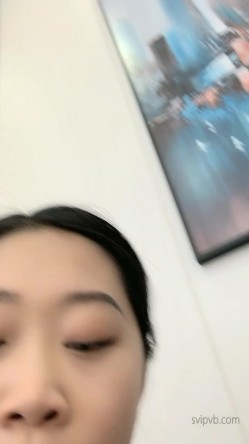 大奶子好身材的游戏主播下海了 上班时间直播尿尿 看大骚B 截图6