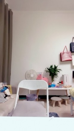 大学美女校花来了，全程露脸让小哥哥在桌子前抽插，对着镜头浪荡呻吟，表情好骚后入抽插，精彩刺激看了秒硬 截图8