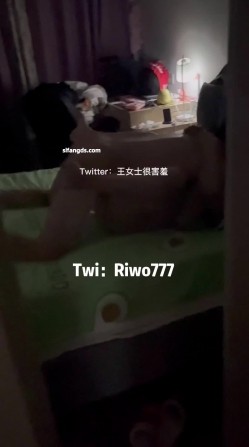 极品绿帽博主，【白梦夫妻】，调教老婆多P，露出，老师私下的淫荡一面，风韵十足的少妇 截图3